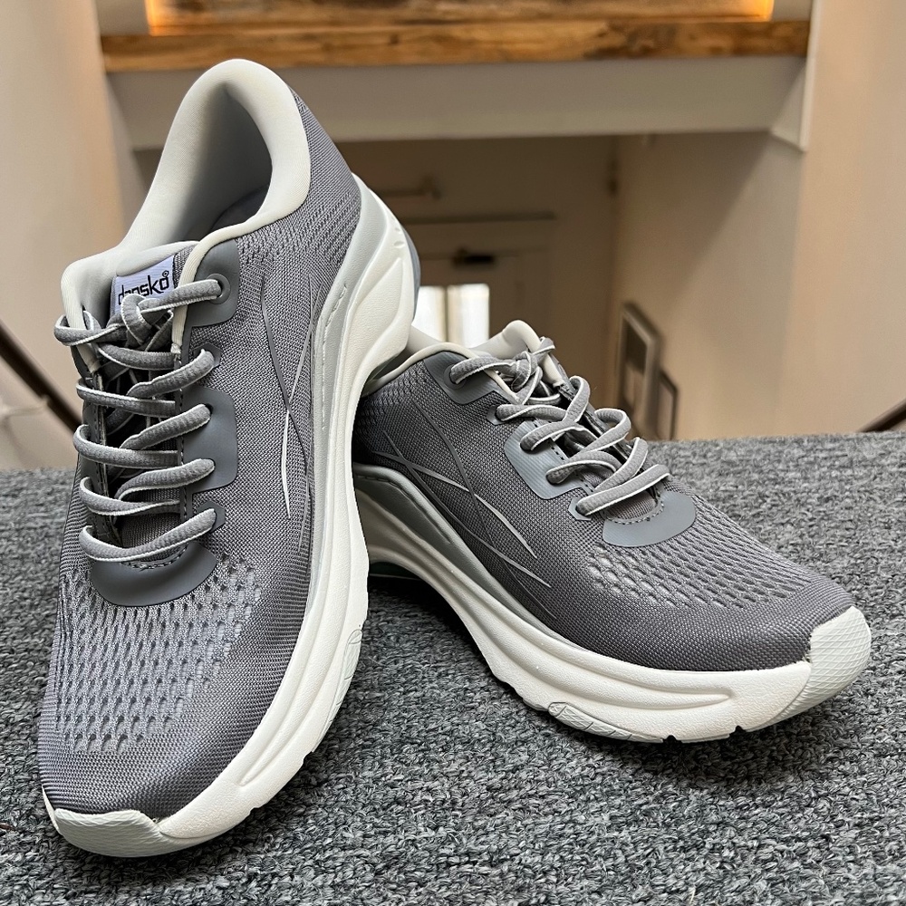 🌸Dansko Woman's Pace Walking Shoe